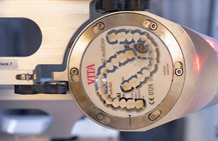8. ... the matching dental arch from the VITA VIONIC DENT DISC multiColor.