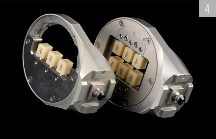 Block holders for three or six blanks are available for the imes-icore CORiTEC 350i PRO grinding unit.